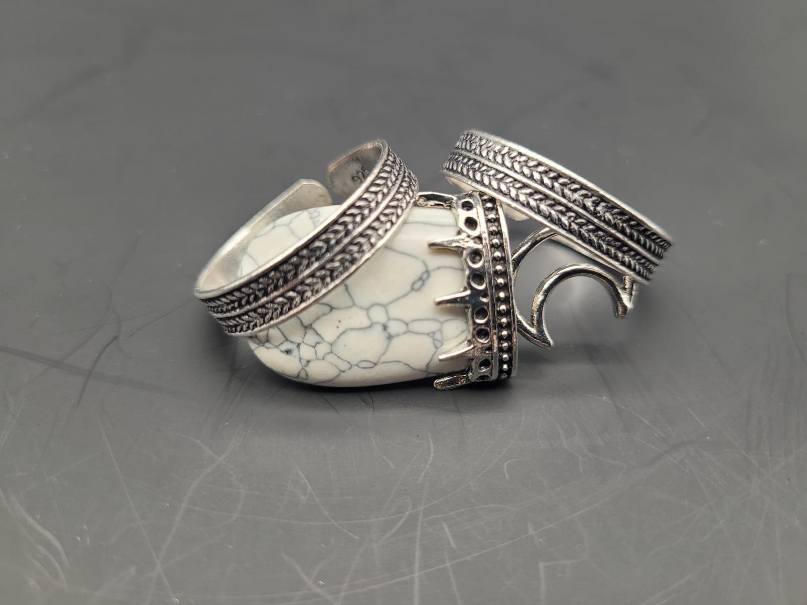 Oxidized 92.5 Thumb Chitaya Ring