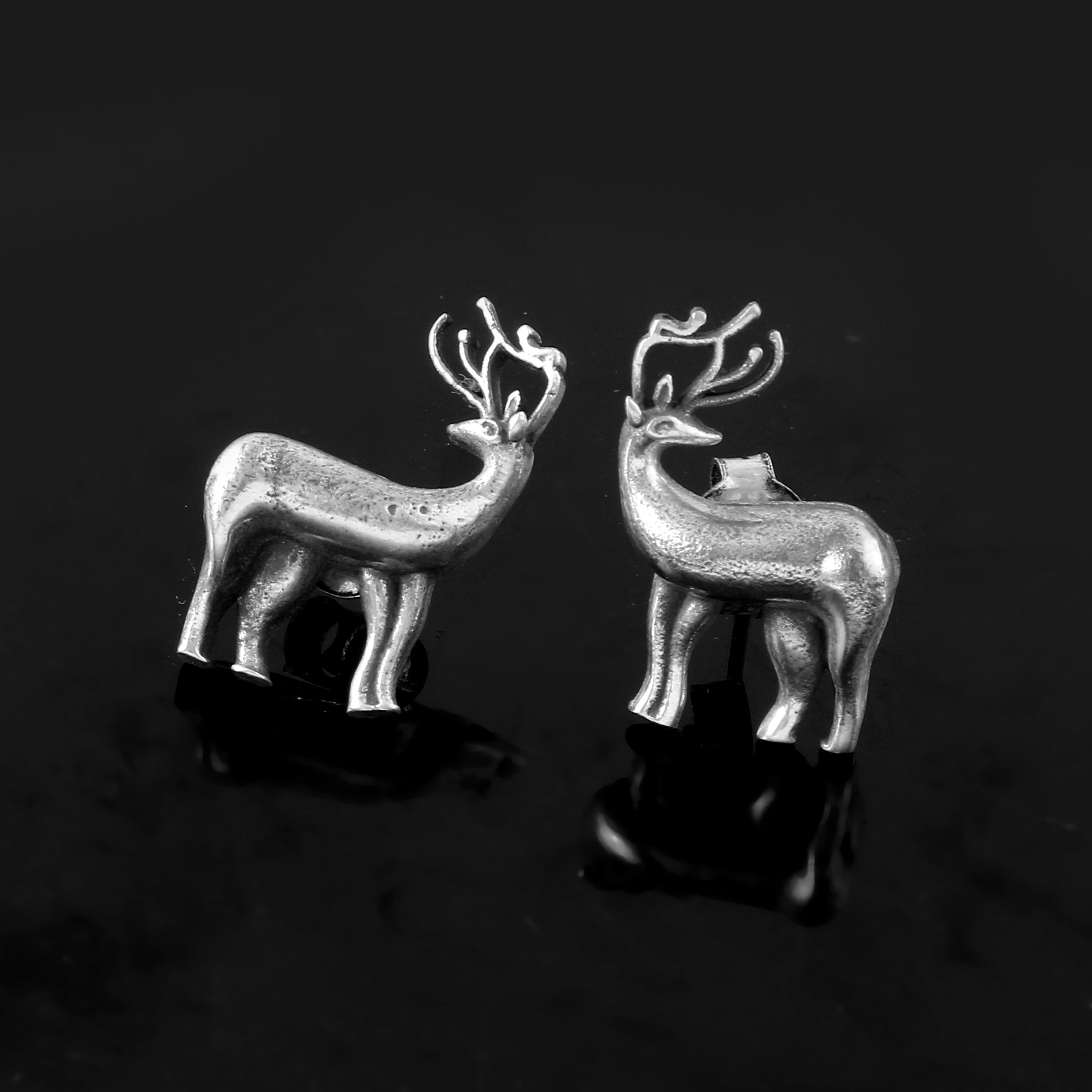 Oxidized 92.5 silver Antique Deer design earring